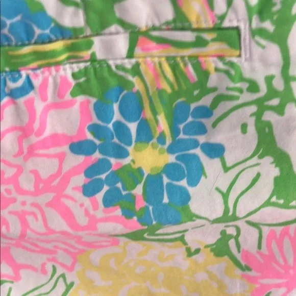Lily Pulitzer Green and Pink Buttercup Shorts with Scalloped Hems EUC - Picture 5 of 11